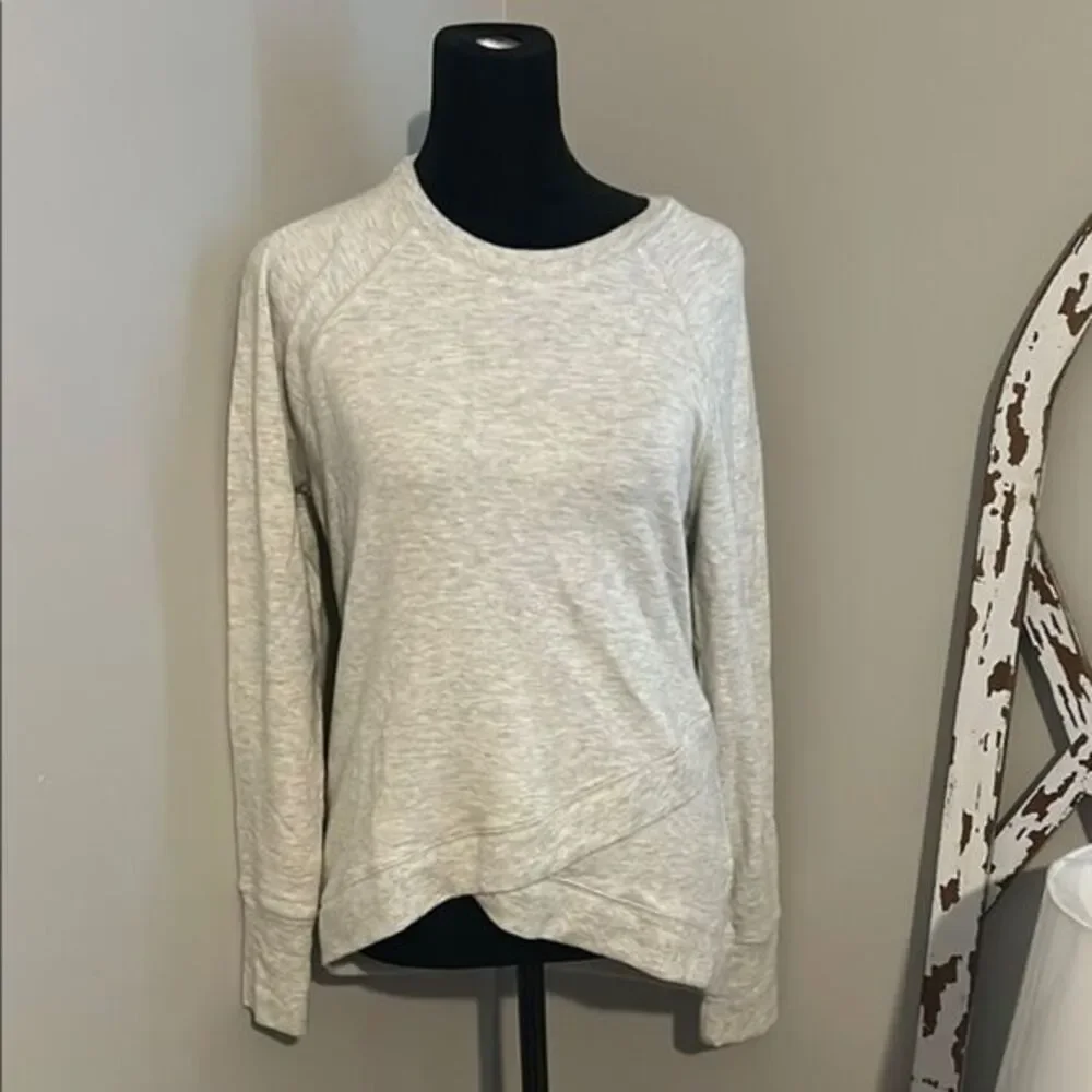 Athleta Cream Relaxed Sweatshirt B - Picture 1 of 6